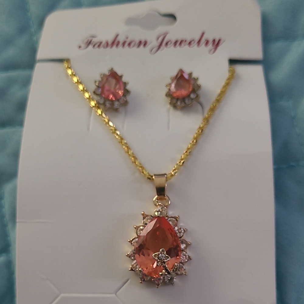 Elegant Pink and Gold Jewelry Set